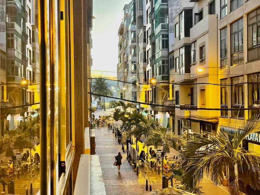 Affordable Holiday Accommodation For Large Families And Groups At Las Canteras Beach With 3 Bedrooms And Free Parking Las Palmas de Gran Canaria Extérieur photo