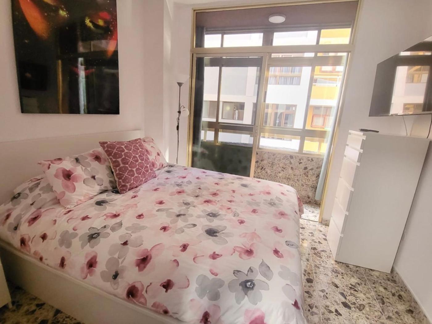 Affordable Holiday Accommodation For Large Families And Groups At Las Canteras Beach With 3 Bedrooms And Free Parking Las Palmas de Gran Canaria Extérieur photo