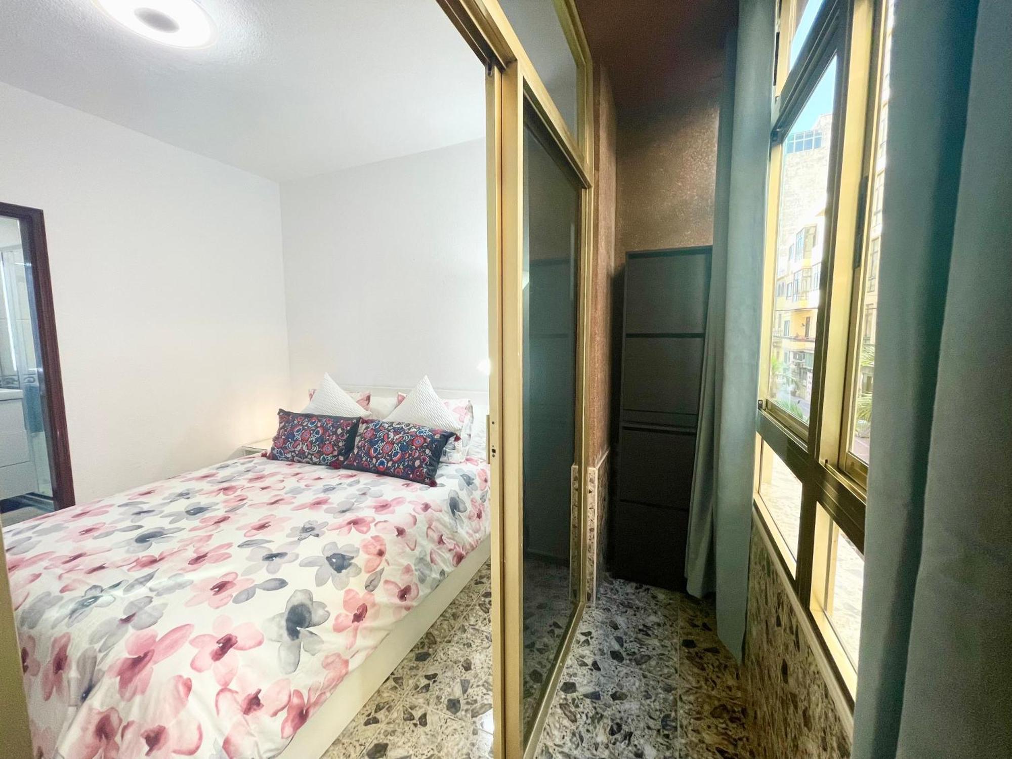 Affordable Holiday Accommodation For Large Families And Groups At Las Canteras Beach With 3 Bedrooms And Free Parking Las Palmas de Gran Canaria Extérieur photo