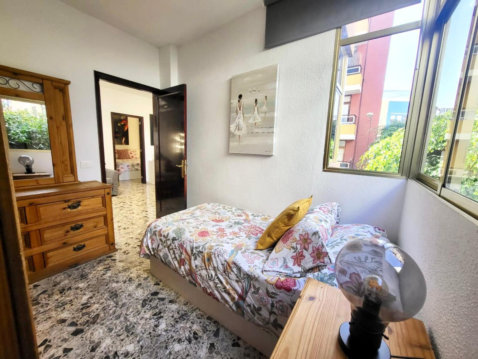 Affordable Holiday Accommodation For Large Families And Groups At Las Canteras Beach With 3 Bedrooms And Free Parking Las Palmas de Gran Canaria Extérieur photo