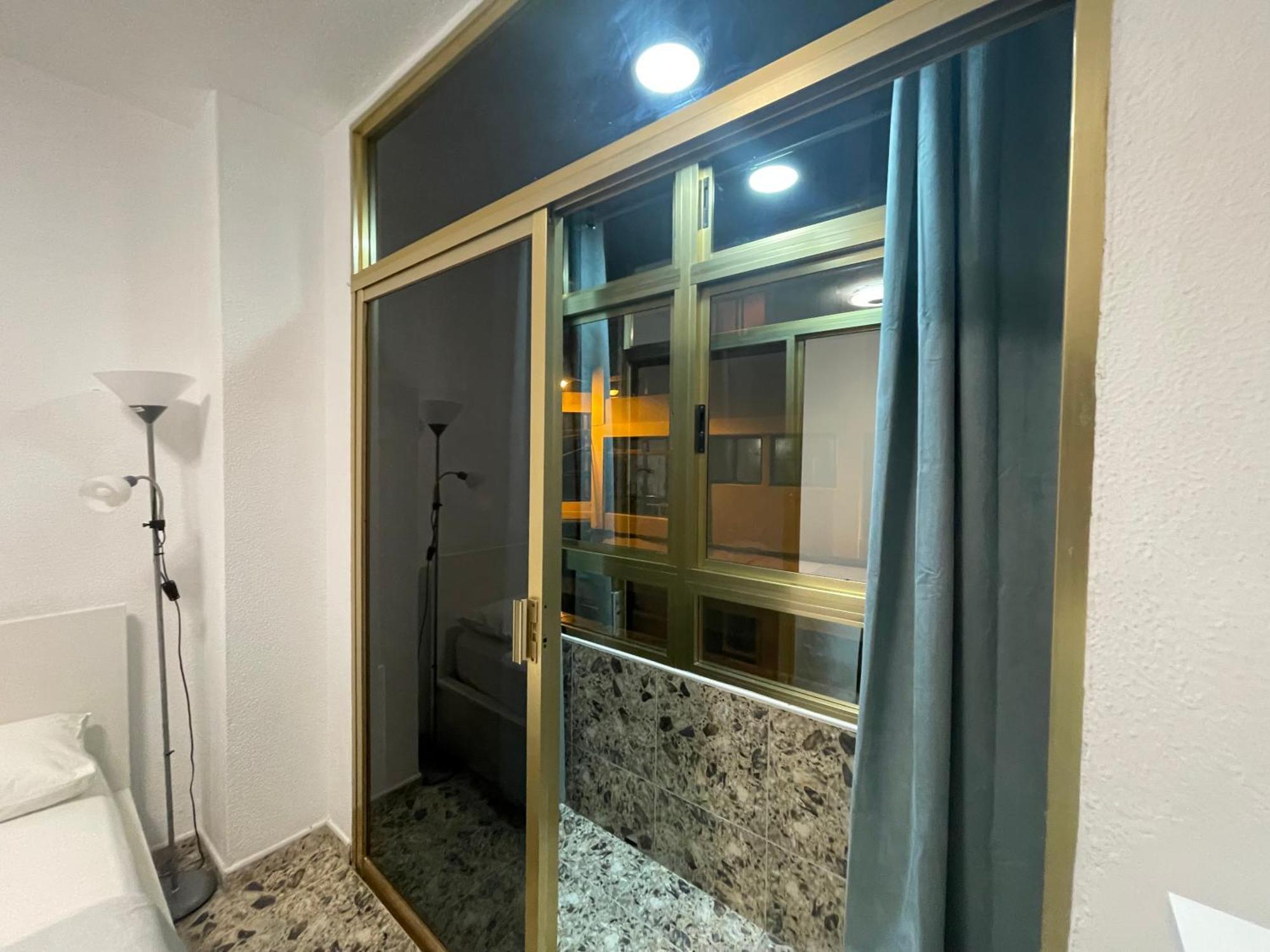 Affordable Holiday Accommodation For Large Families And Groups At Las Canteras Beach With 3 Bedrooms And Free Parking Las Palmas de Gran Canaria Extérieur photo